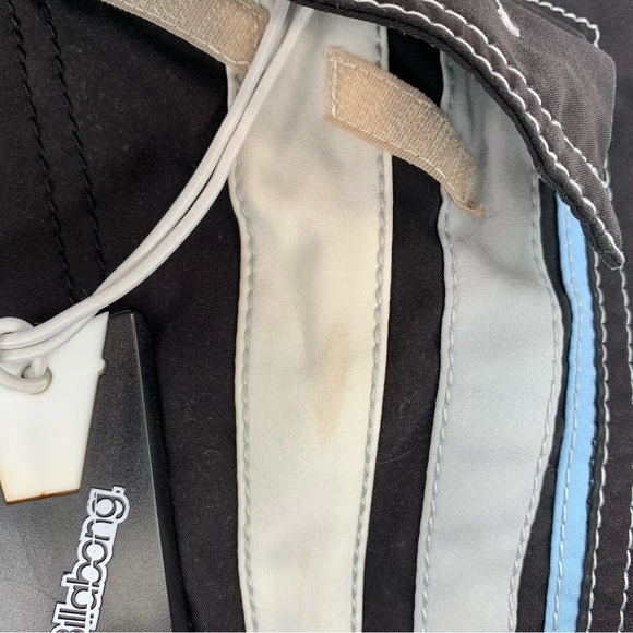 Billabong Men's Board Short Size 33 color black with billabong accesory tool - Picture 11 of 15